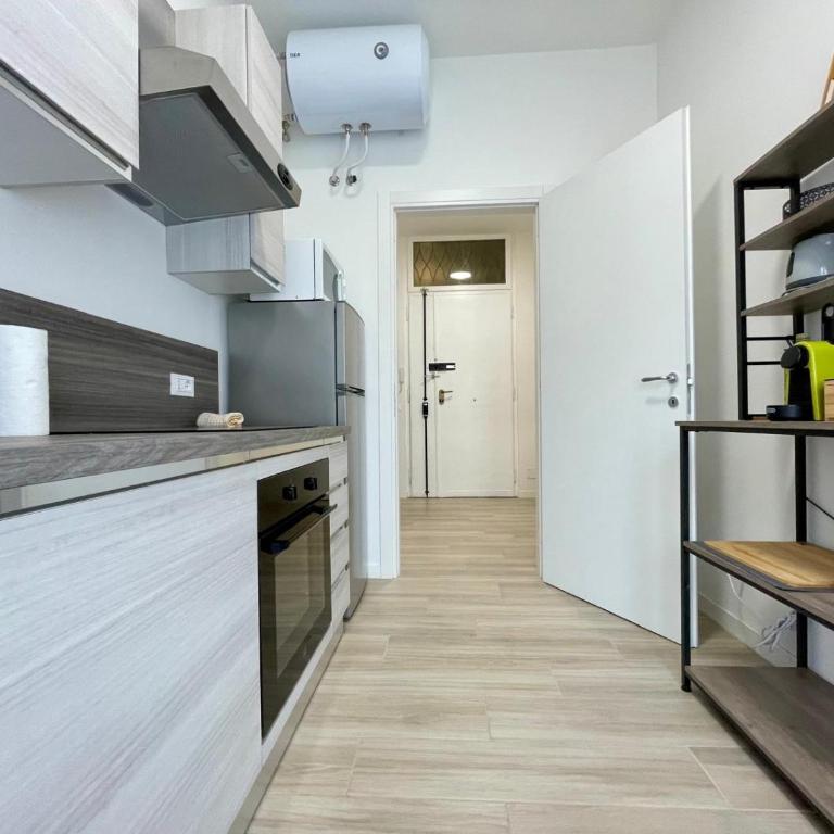 Menotti Home - Apartment with Shower - 12