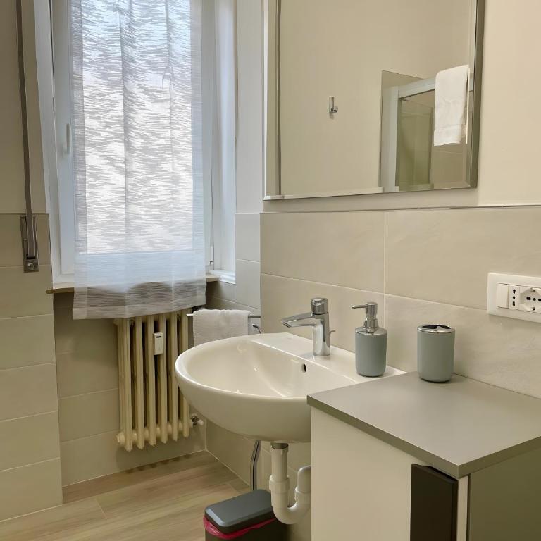 Menotti Home - Apartment with Shower - 9