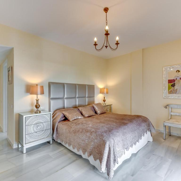 Beachside Puerto Banus Luxury Aprt2 - Apartamento Deluxe de 2 dormitorios con vistas al jardín - 8