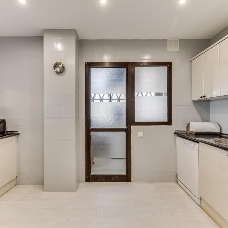 Beachside Puerto Banus Luxury Aprt2 - Apartamento Deluxe de 2 dormitorios con vistas al jardín - 6