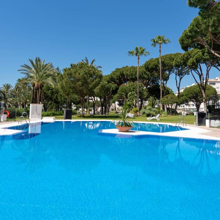 Beachside Puerto Banus Luxury Aprt2 - Apartamento Deluxe de 2 dormitorios con vistas al jardín - 21