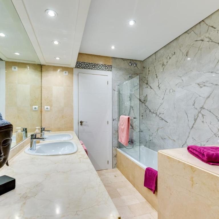 Beachside Puerto Banus Luxury Aprt2 - Apartamento Deluxe de 2 dormitorios con vistas al jardín - 16