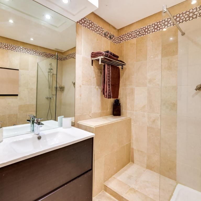 Beachside Puerto Banus Luxury Aprt2 - Apartamento Deluxe de 2 dormitorios con vistas al jardín - 11