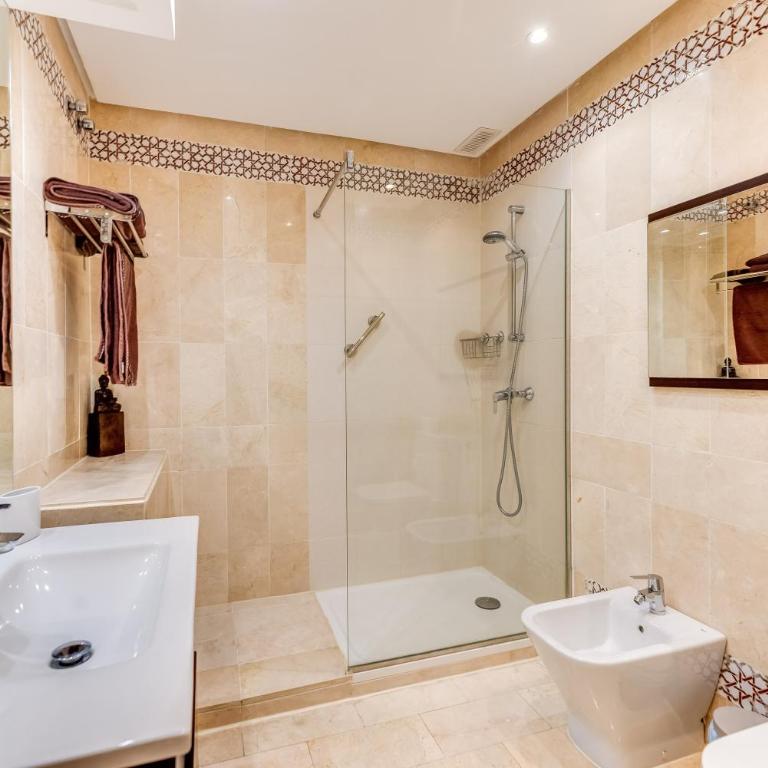 Beachside Puerto Banus Luxury Aprt2 - Apartamento Deluxe de 2 dormitorios con vistas al jardín - 10
