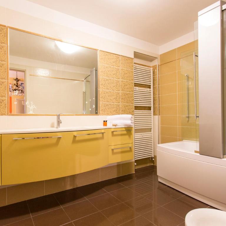 Petroni 38 by Studio Vita - Appartamento con 2 Camere da Letto - 38