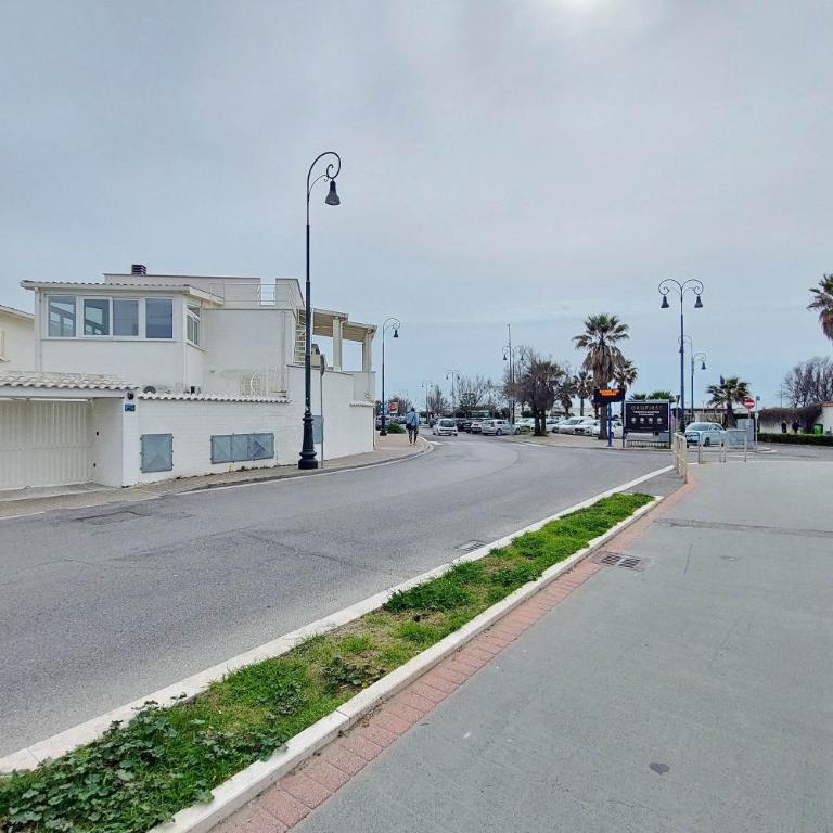 AIRPORT 10 Min - Seafront Fly and Beach ONE - Appartamento con 2 Camere da Letto - 40
