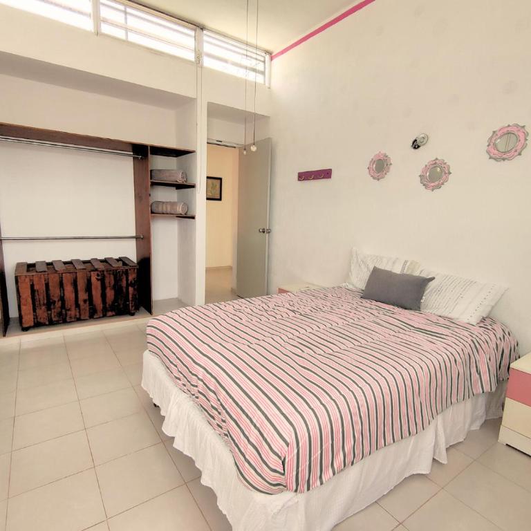 Diamond House with pool, near the airport - Villa - 14