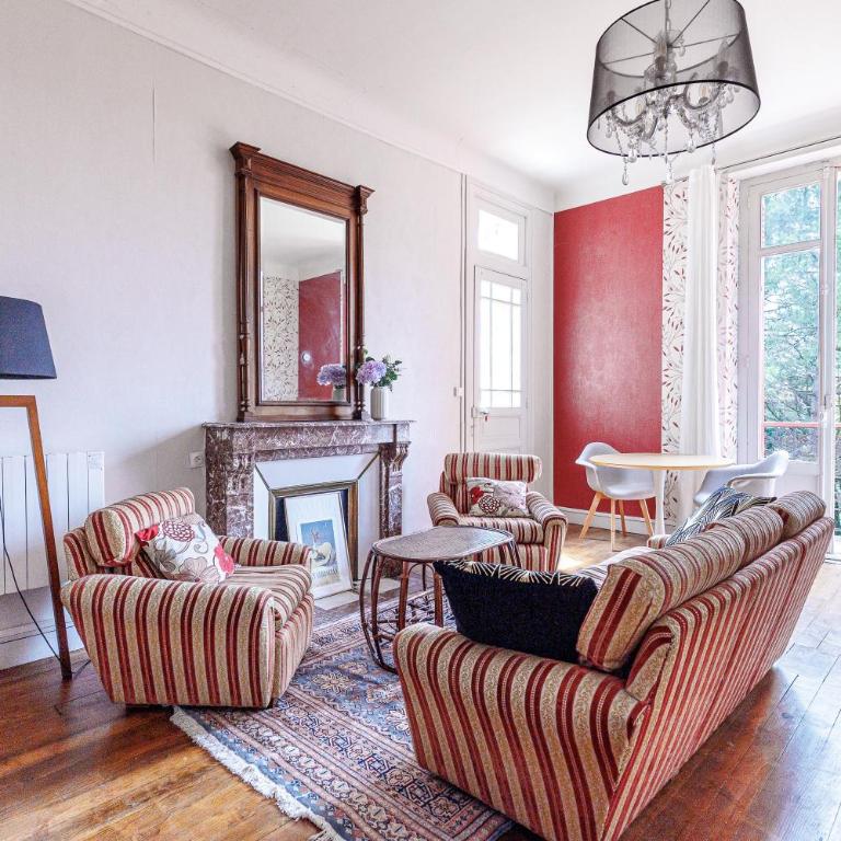 Etage maison bourgeoise dans Parc - Appartamento Deluxe con 2 Camere da Letto e Vista Giardino - 11