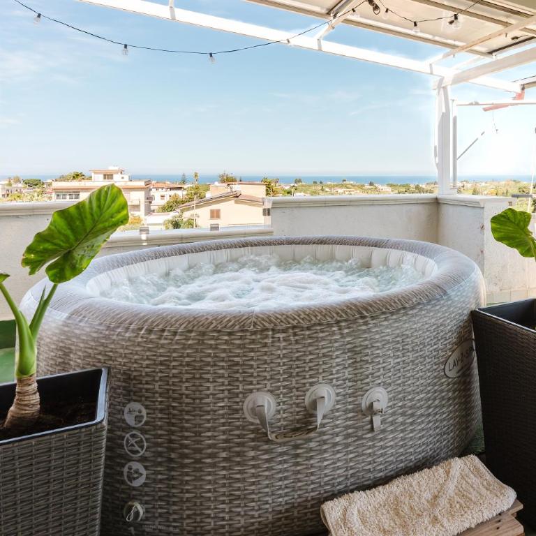 Casa Vacanze Angela - Appartamento Deluxe con 2 Camere da Letto e Vista Oceano - 2