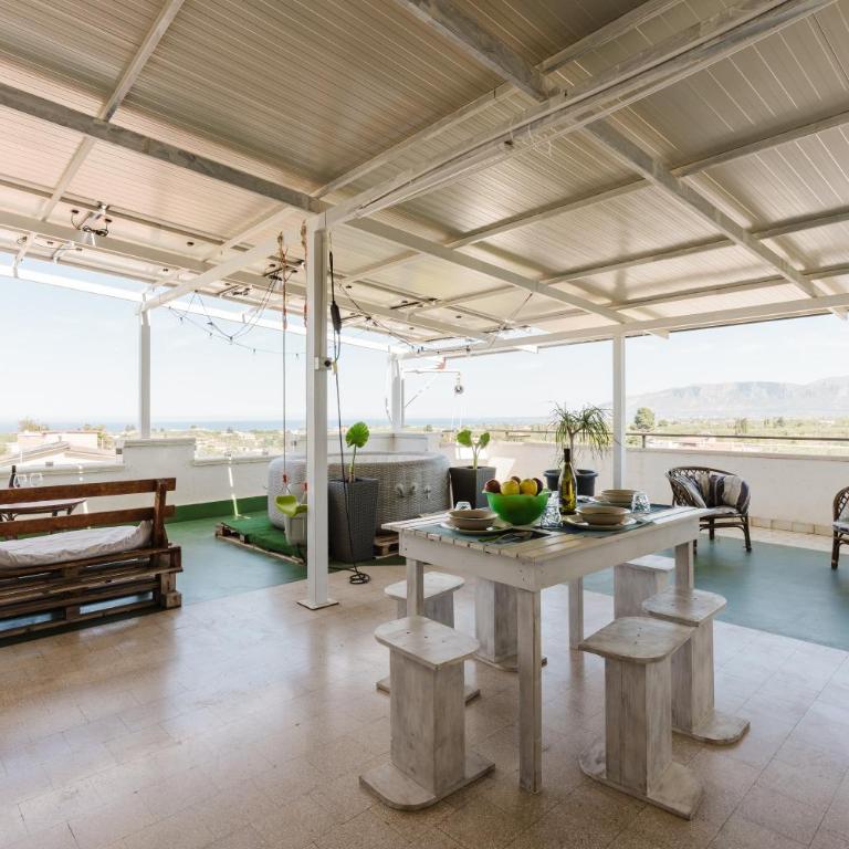 Casa Vacanze Angela - Appartamento Deluxe con 2 Camere da Letto e Vista Oceano - 1