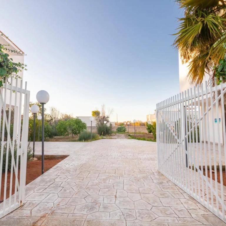Villa Meridienne - Three-Bedroom House - 29