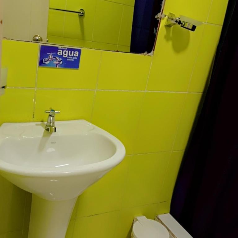 Hostal Dylan - Triple Room - 4
