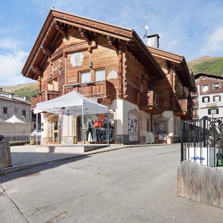 Chalet Picchio Quadrilocale - Appartamento Premium con 3 Camere da Letto e Balcone - 26