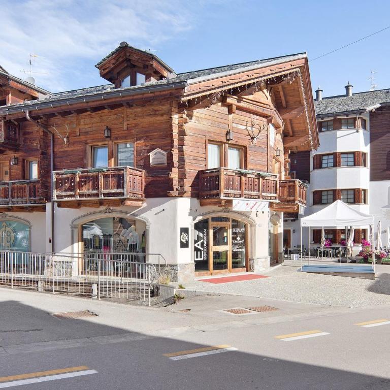Chalet Picchio Quadrilocale - Appartamento Premium con 3 Camere da Letto e Balcone - 25