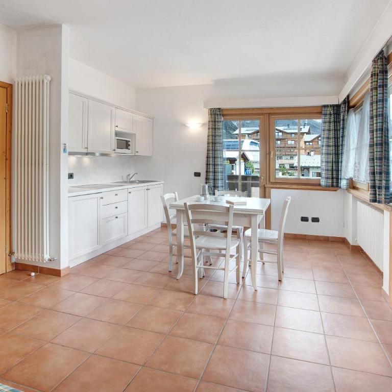 Baita Valandrea 2 - Appartamento Deluxe con 2 Camere da Letto e Vista Giardino - 2
