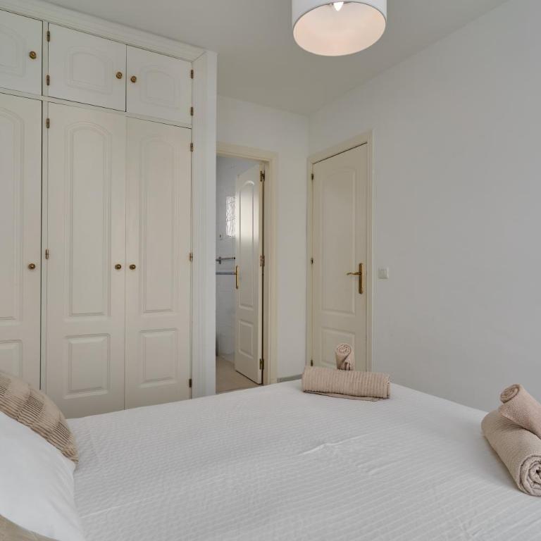 Nerja Atico - Two-Bedroom Deluxe Apartment with Ocean View - 16