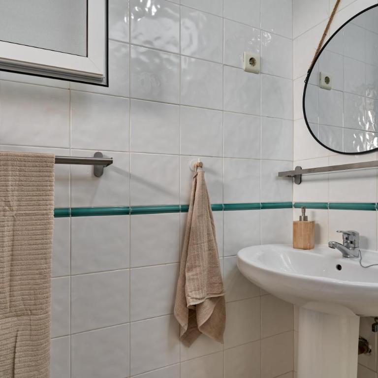 Nerja Atico - Two-Bedroom Deluxe Apartment with Ocean View - 23