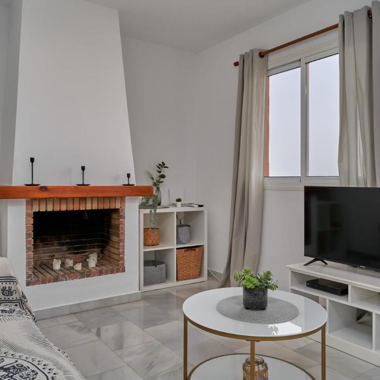Nerja Atico - Two-Bedroom Deluxe Apartment with Ocean View - 5