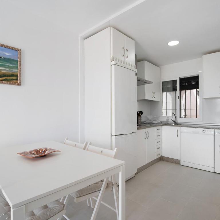Bajo con terraza 1°linea de playa - Apartamento Deluxe de 2 dormitorios con vistas al mar - 11