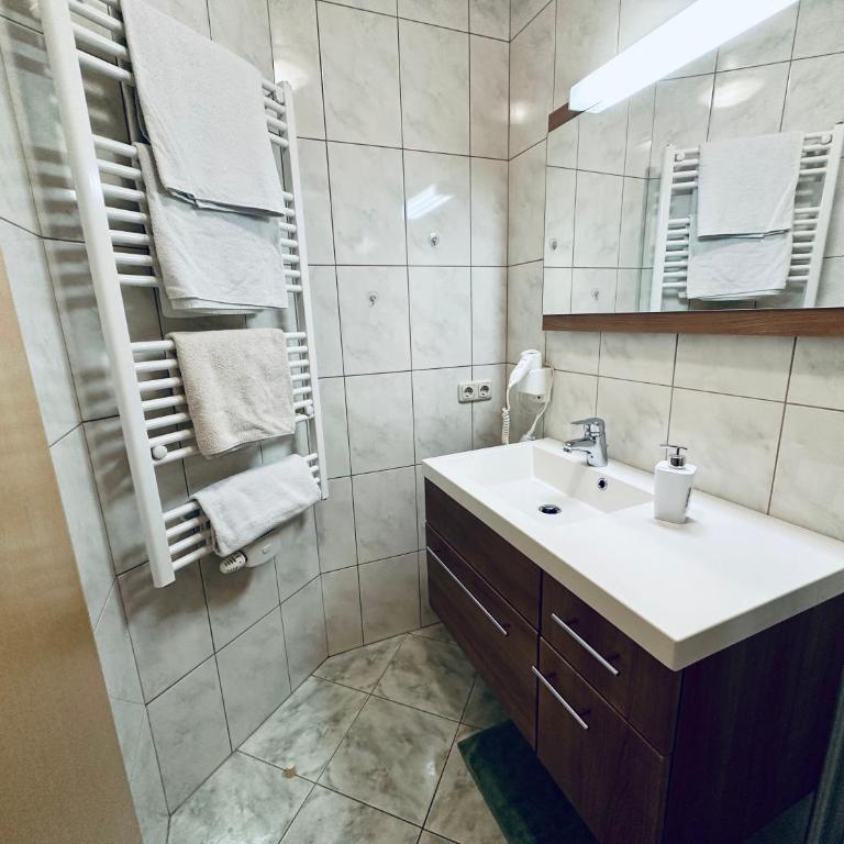 Ferienwohnung Steinernes Meer - Deluxe-Apartment mit 2 Schlafzimmern und Gartenblick - 16