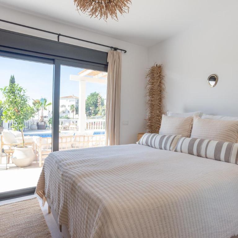 Villa With Privat Saltwater Pool - Casa - 12
