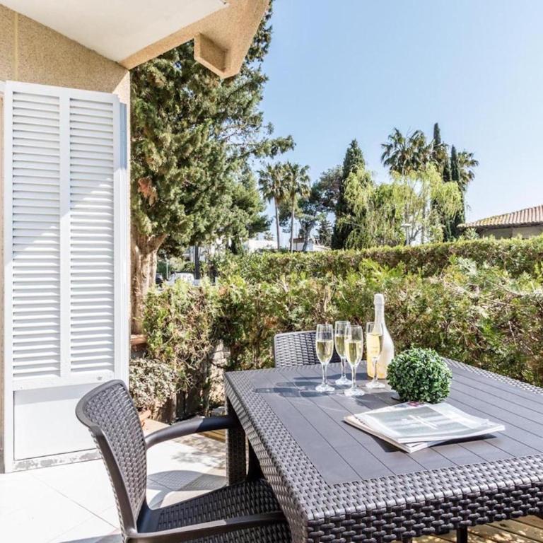 Xiprer - Two-Bedroom Deluxe Apartment with Garden View - 26