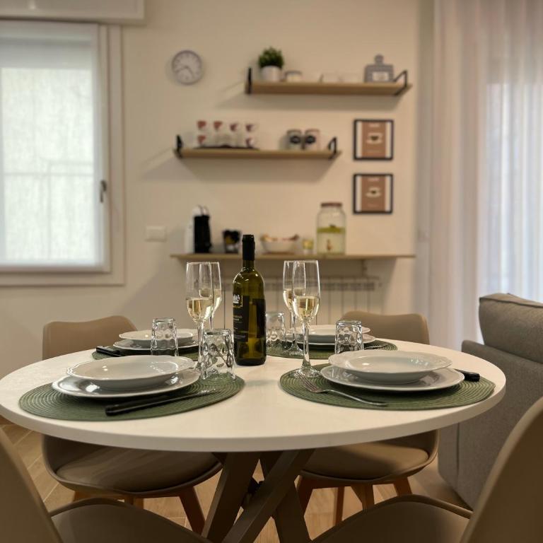 Comfort Zone - Appartamento Deluxe con 2 Camere da Letto e Balcone - 9