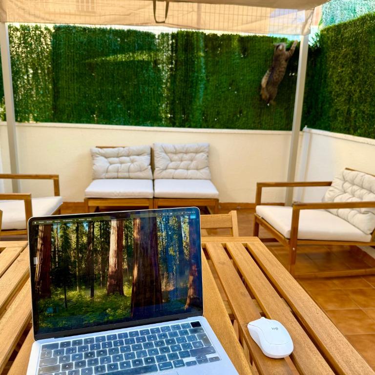 Apt con chill-out, piscina en la azotea a 5 min de la playa y parking privado - Estudio con terraza - 39
