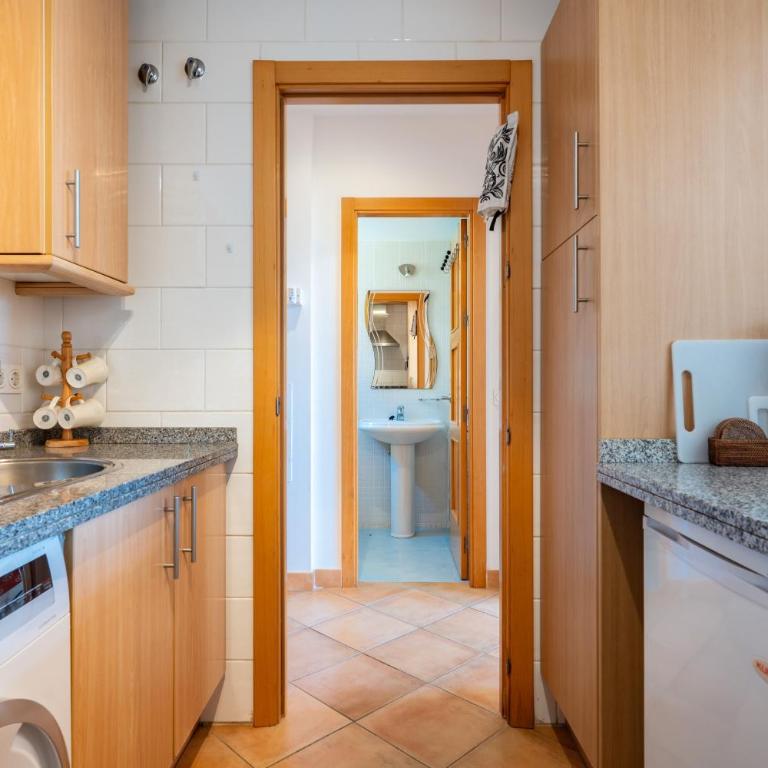 Las Terrazas - Two-Bedroom Deluxe Apartment with Ocean View - 9