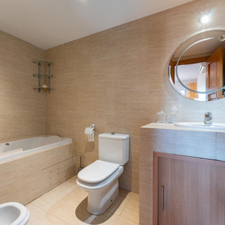 Las Terrazas - Two-Bedroom Deluxe Apartment with Ocean View - 13