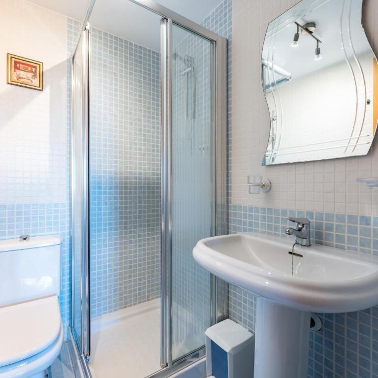 Las Terrazas - Two-Bedroom Deluxe Apartment with Ocean View - 16