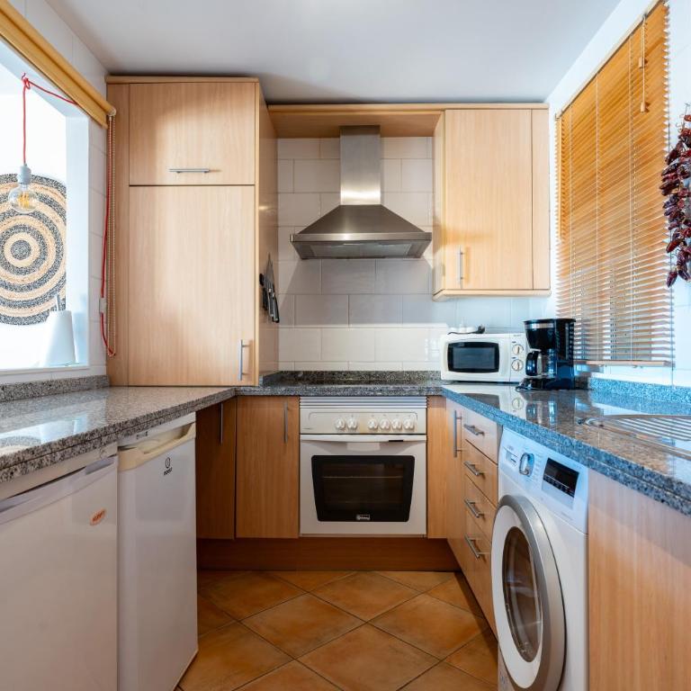 Las Terrazas - Two-Bedroom Deluxe Apartment with Ocean View - 8