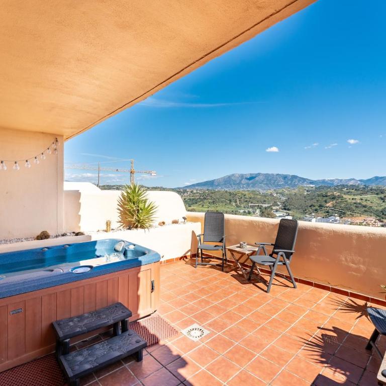 Las Terrazas - Two-Bedroom Deluxe Apartment with Ocean View - 1