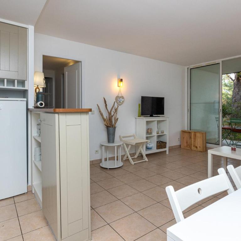 Appartement Bisbau - Appartement 1 Chambre - Vue sur Jardin - 9
