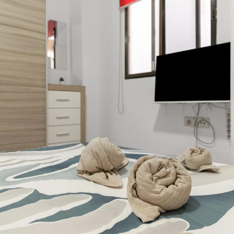 Piso Cerca De Playa Chica - Apartment with Shower - 14