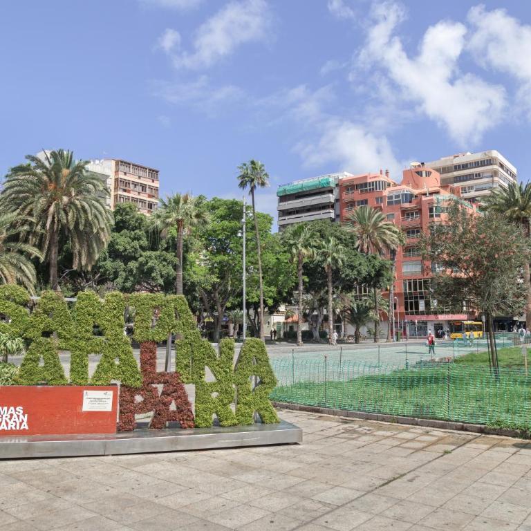 Piso Cerca De Playa Chica - Apartment with Shower - 25
