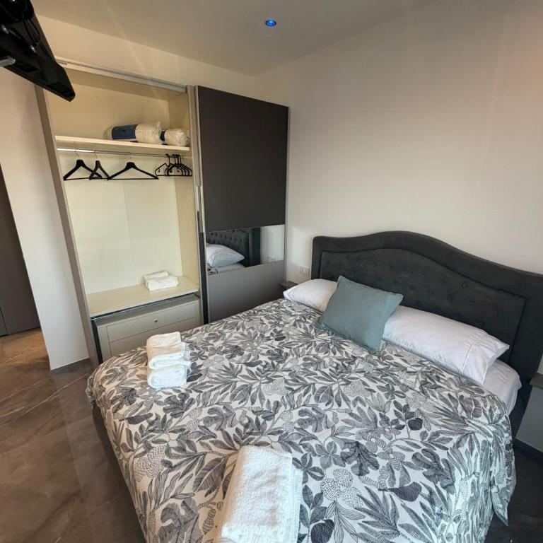 Derna suite - Appartamento con 1 Camera da Letto - 1