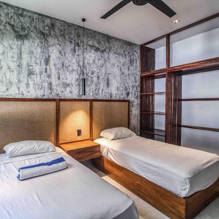 Beachfront home with private heated pool jacuzzi sauna ocean views & AC - 7th Heaven - Casa - 12