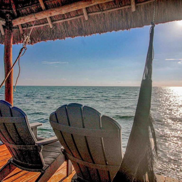 Beachfront home with private heated pool jacuzzi sauna ocean views & AC - 7th Heaven - Casa - 26