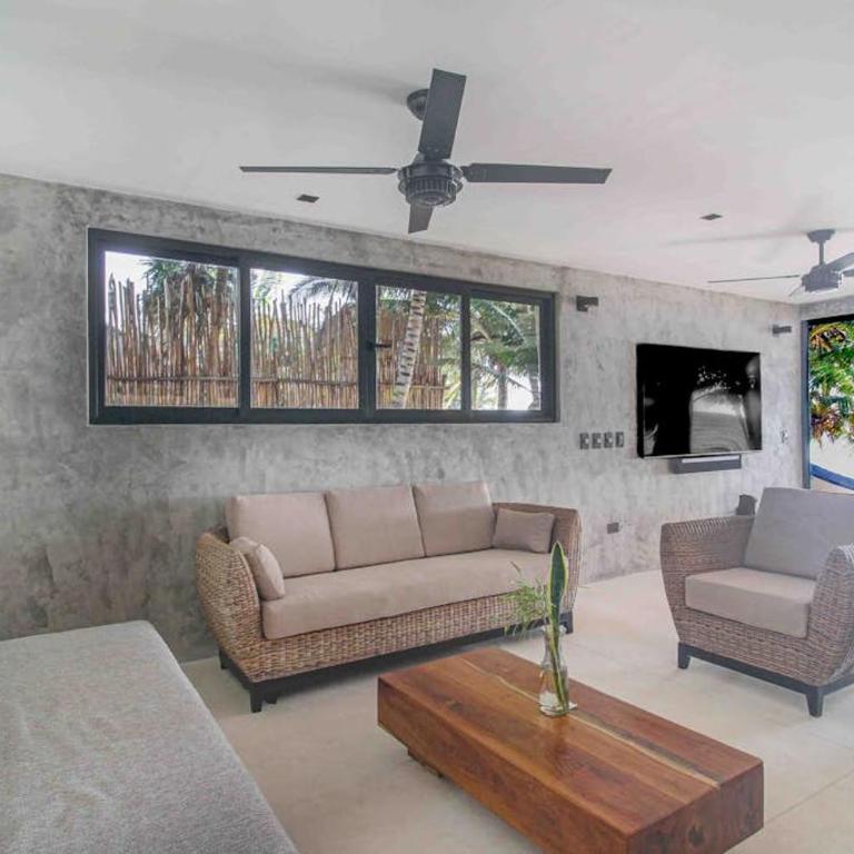 Beachfront home with private heated pool jacuzzi sauna ocean views & AC - 7th Heaven - Casa - 20