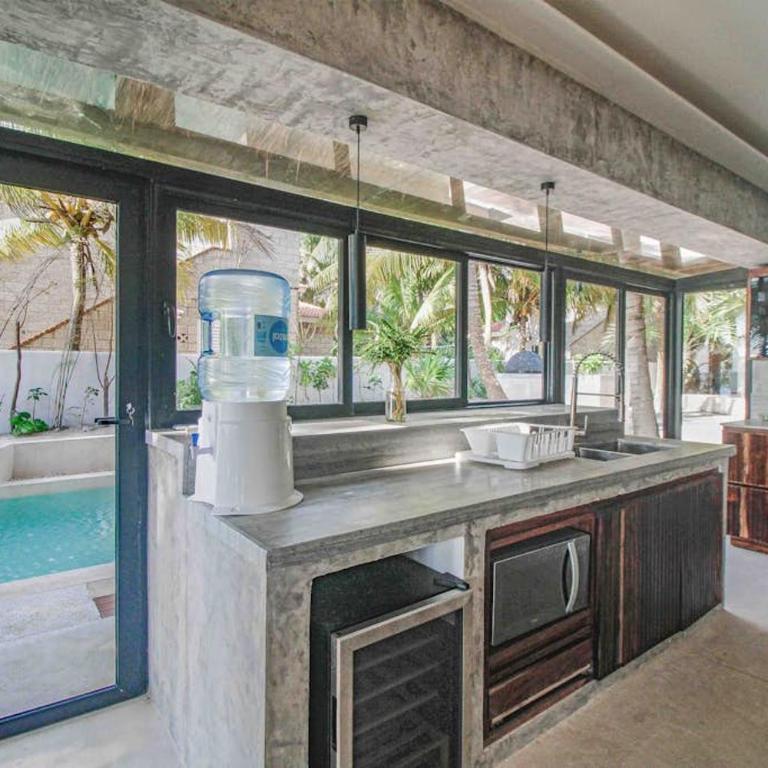 Beachfront home with private heated pool jacuzzi sauna ocean views & AC - 7th Heaven - Casa - 46