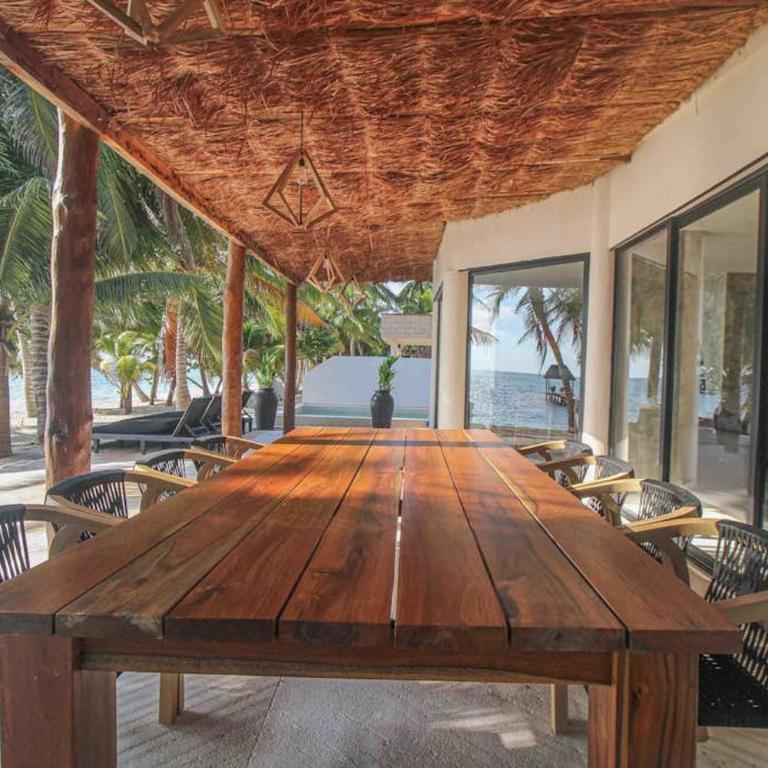 Beachfront home with private heated pool jacuzzi sauna ocean views & AC - 7th Heaven - Casa - 41