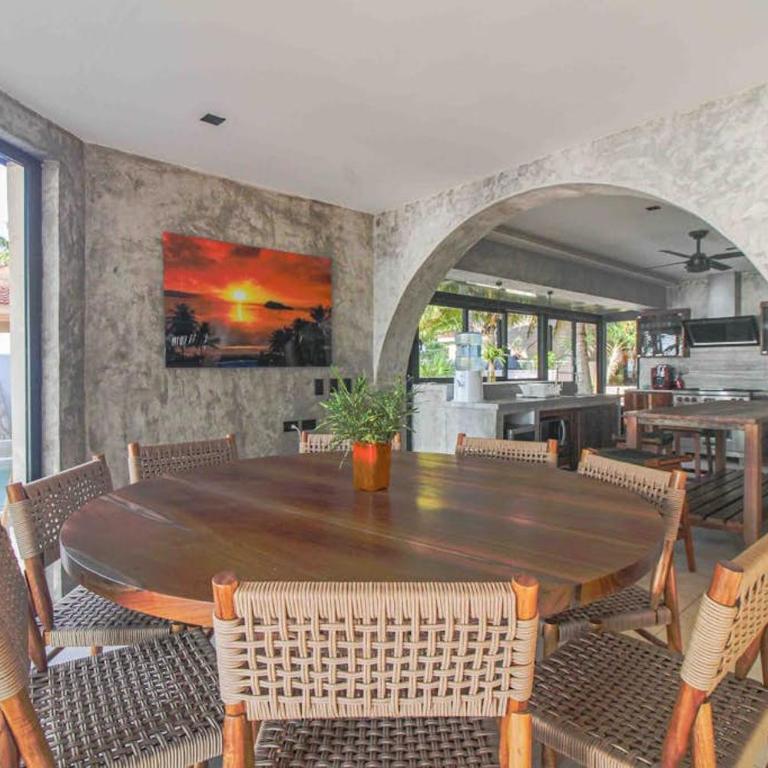Beachfront home with private heated pool jacuzzi sauna ocean views & AC - 7th Heaven - Casa - 42