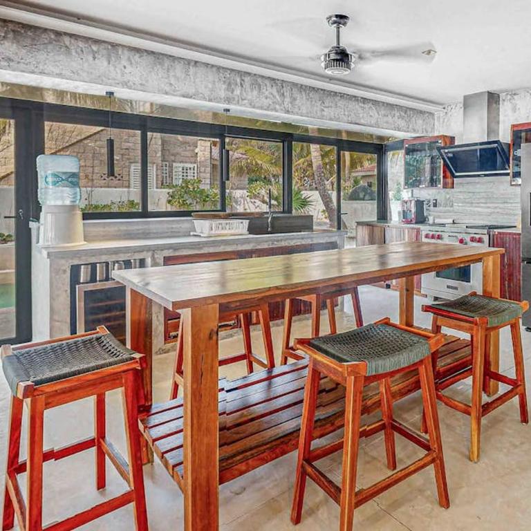 Beachfront home with private heated pool jacuzzi sauna ocean views & AC - 7th Heaven - Casa - 56