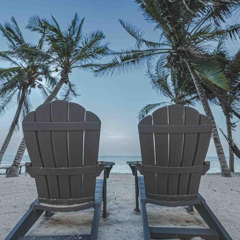 Beachfront home with private heated pool jacuzzi sauna ocean views & AC - 7th Heaven - Casa - 69