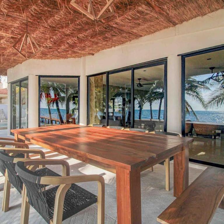 Beachfront home with private heated pool jacuzzi sauna ocean views & AC - 7th Heaven - Casa - 52