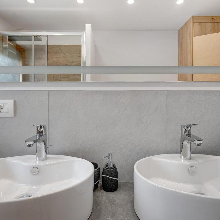 Night and day 8 - Appartamento Deluxe con 2 Camere da Letto e Balcone - 26