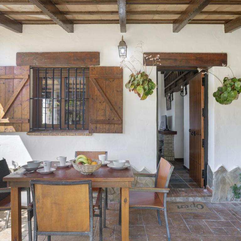 Apartamentos el Cortijo - Habitación Triple con vistas al jardín - 5