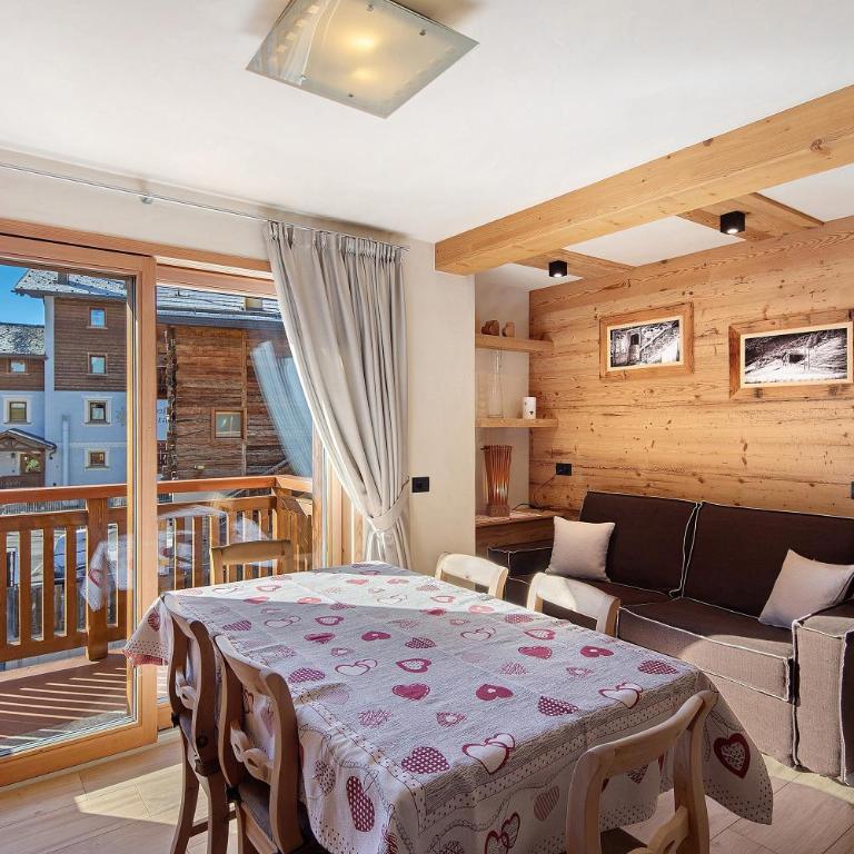 Livigno Wooden House - Three-Bedroom Premium Apartment with Balcony - 2