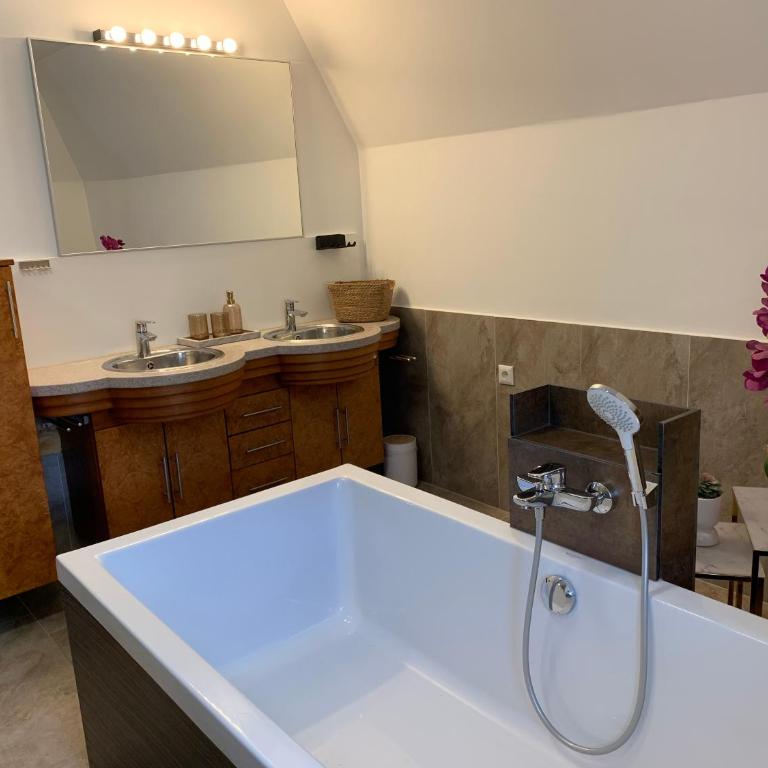 CASA VIVA City Residence - Apartment mit 4 Schlafzimmern und einem Balkon - 9
